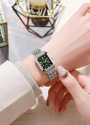 Sce62900a69b44d27b6a6ed5da8a8e633g